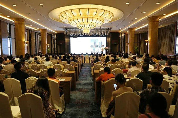Attendance at the 2018 Shanghai Chemical Construction TOP10 Brands Awards Ceremony